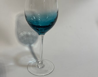 Copa de vino blanco azul verdoso craquelado de PIER 1