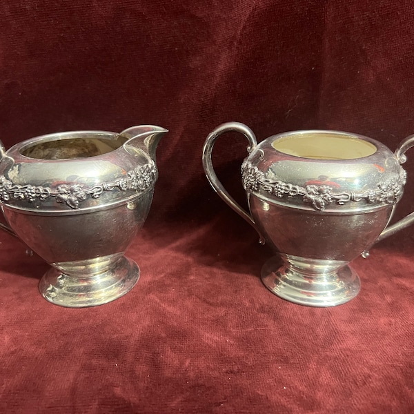 WM A Rogers Sugar and Creamer Set