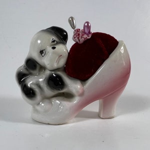 Needle holder puppy in a high heel figurine