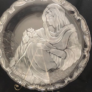Mikasa Madonna & Child Glass 15 1/2&quot; Diameter