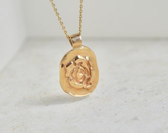 Rose detailed Gold necklace (Special Price for Valentines Day)