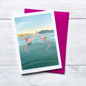 Buon compleanno Swim Buddy. Biglietto per nuotatori in acque libere in costume da bagno