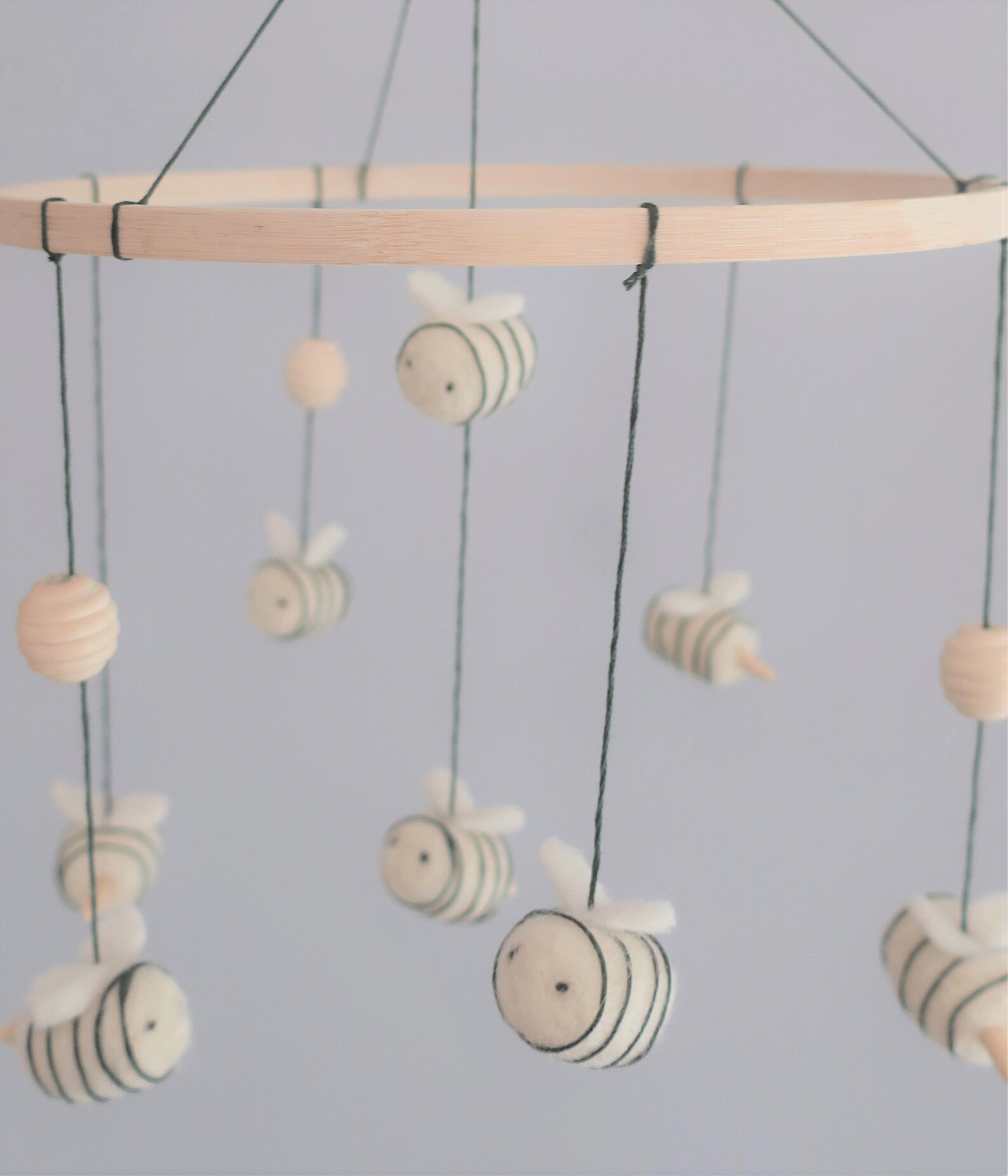 Деревянный мобиль на пол своими руками