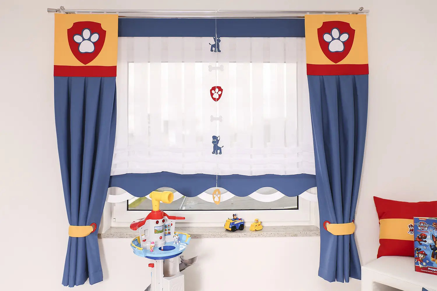Vorhang für ein Kinderzimmer mit Paw-Patrol-Motiv in Blau, Rot und Gelb