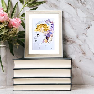Carte de vœux réalisée à partir de fleurs pressées. Cadeau idéal pour les amoureux de la nature. Imprimée à partir de l'image originale avec de vraies fleurs.
