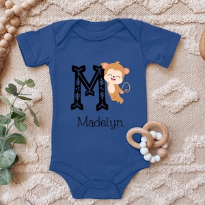 Body de bebé "Pequeño mono colgando de la carta, personalizado con el nombre deseado" regalo nacimiento cumpleaños niño manga corta algodón orgánico