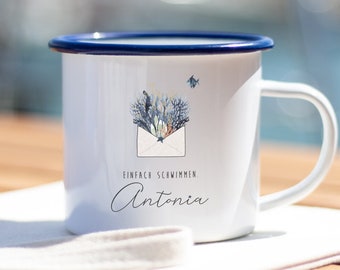 Emaille-Tasse für Meer Fans in blau personalisiert mit Name und Wunschtext als Geschenk für Freundinnen und Kolleginnen