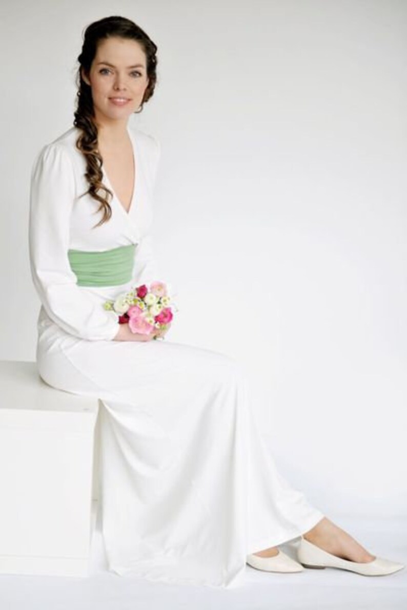 Wedding dress Lily of the valley cream apple green image 4