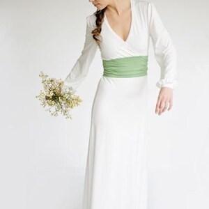 Wedding dress Lily of the valley cream apple green image 2