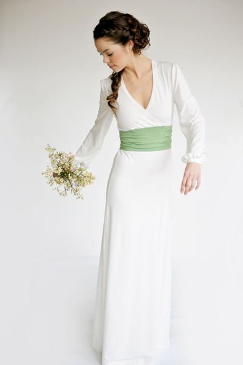 Wedding dress Lily of the valley cream apple green image 2