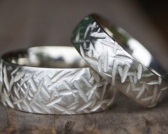 Partner rings "firmly rooted" with extraordinary structure, silver