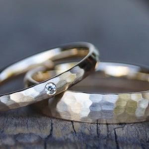 Wedding rings "we stay" hammered rose gold 333/- brilliant