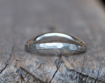 Single partner ring hammered platinum 600/- wavy