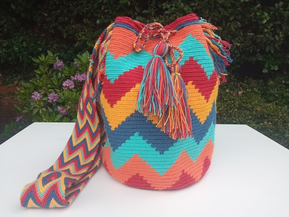 Mochila Wayuu 100% Authentic Handmade Beautiful, Unique and  display picture 1
