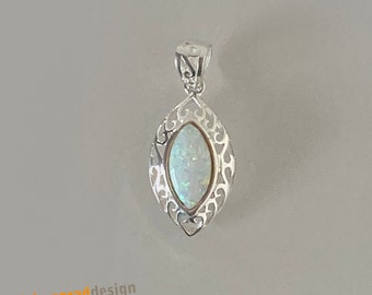 Silber-Kettenanhänger mit Opal - spitze Ellipse - glitzernd - Silber 925 - filigran verziert - AX