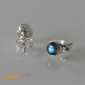 Silver stud earrings labradorite 5 mm round AJ image 2