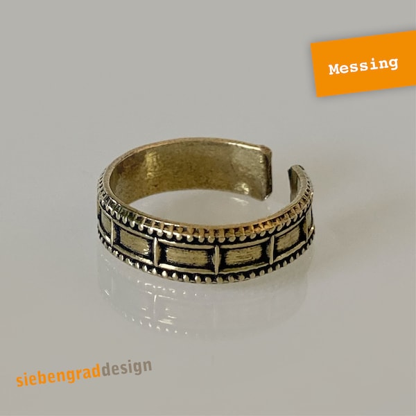 Toe ring - brass - decorated - BA3 M