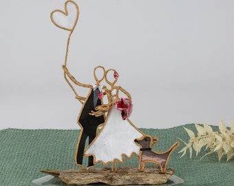 Cadeau de mariage / mariés sur bois flotté avec bébé et chien