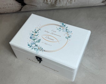 Caja de recuerdos de comunión blanca, zarcillos de flores, corona, floral, caja de recuerdos con fechas de nacimiento, regalo para nacimiento, bautismo o comunión