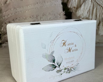 Hochzeitsbox Floral, mit Eukalyptus Kranz und Namen l Datum personalisiert,  Geschenk zur Hochzeit für Brautpaar, Verpackung aus Holz