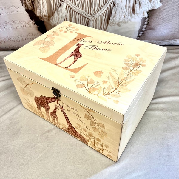 Sold out! Baby memory box, natural birch wood, giraffe motif, giraffe family, memory box with name, personalized, baby gift