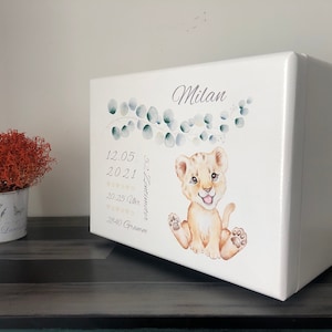 Memory box in white, lion motif, eucalyptus wreath, personalized with birth dates image 2