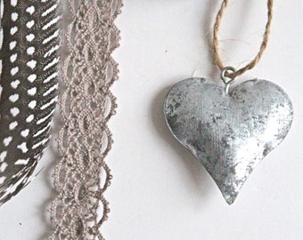 0,80EUR/pcs 2 curved zinc hearts 4 cm pendant day zinc tin heart wedding floristry Easter DIY decoration