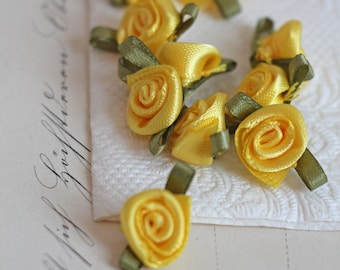 0,28Eur/St 10 kleine Satinrosen Satinröschen Röschen Gelb 1cm Rose Rosebud Satinbandrosen Blume Rose Applikation Dekoration Nähen Quilt DIY