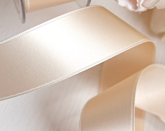 1 m of the finest double-face satin ribbon 25 mm cream cream cream 09 cut to size, washable, ironable SATIN LUXE from Switzerland