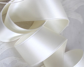 1 m of the finest double-face satin ribbon 25 mm cream off-white natural 23 cut to size, washable, ironable SATIN LUXE from Switzerland