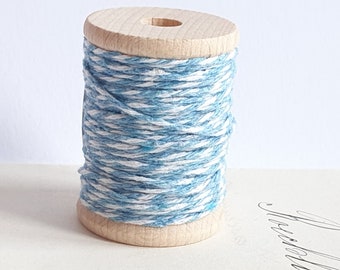 Bobina con Bakers Twine 1 mm 2 colores "azul claro" 10 m cordón de algodón carrete de madera 4 cm azul cielo