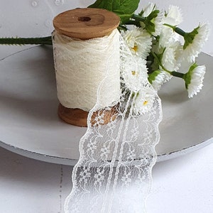 1 m finest lace 45 mm 4.5 cm wide cream pastel yellow vintage lace cut to size vintage lace border BSPA