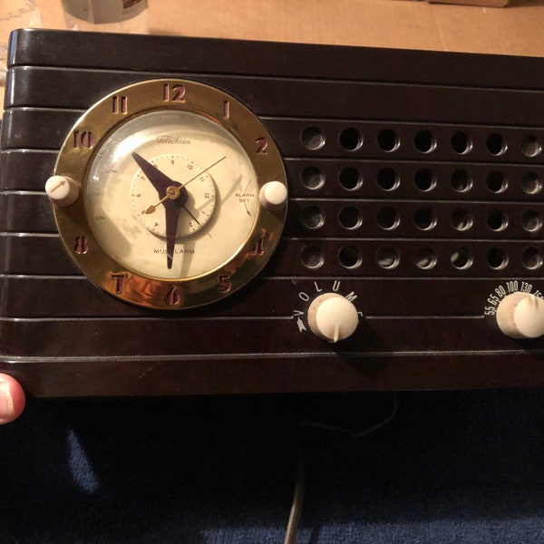 Vintage Telechron 8H59 Clock Radio