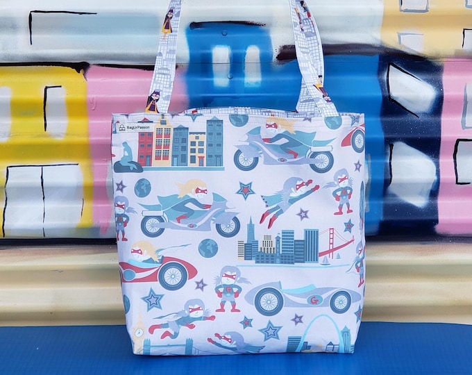 The female superhero bag. Courageous girls everywhere. Without limits.