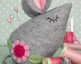 Matilda Mouse Pincushion PDF sewing pattern