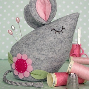 Matilda Mouse Pincushion PDF sewing pattern