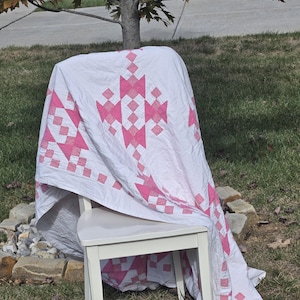 Vintage Pink & White Jacob's Ladder Style Patchwork Quilt