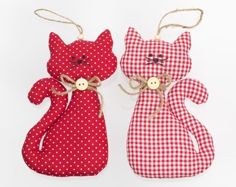Katzen aus Stoff 18x12cm im Landhausstil,2 Stück Stoffkatzen rot/weiß, Wohndeko, Fensterdeko, Deko, Anhänger, Geschenk, Handmade