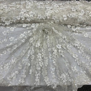 オフホワイト_フローラル 3D フラワー ビーズ レース フェイクパール/光沢のあるスパンコール エッジ_刺繍ハンドビーズ メッシュ レース生地 1 ヤードあたり