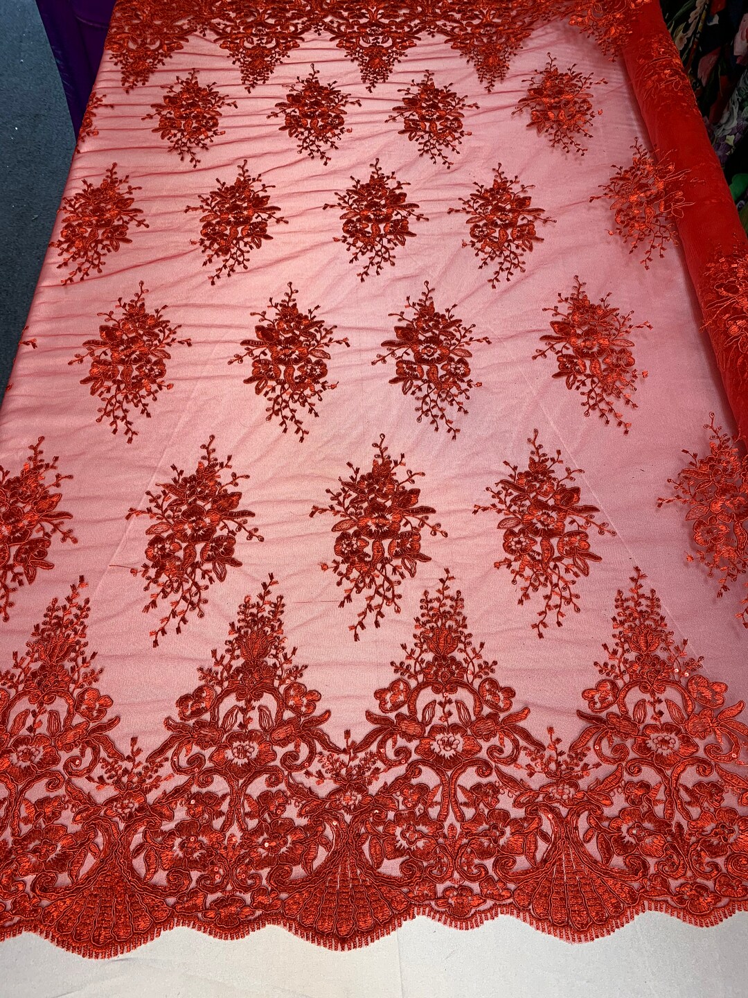 ハンドメイドメッシュレース刺繍生地 1ヤードあたり (赤色) 花