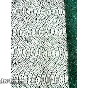 ハンターグリーンの波型刺繍ビーズスパンコール生地（1ヤードあたり） | メッシュ生地にレースビーズ生地 | ファッション生地 | ドレスウェディング