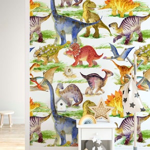 Peut inclure: Un mur blanc avec un papier peint color&eacute; de dinosaures repr&eacute;sentant diff&eacute;rents dinosaures dans diff&eacute;rentes poses et couleurs. Le papier peint est un excellent ajout &agrave; la chambre d'un enfant.