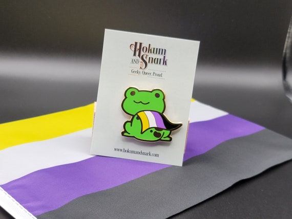 Nonbinary Pride Frog Pin Chibi Queer Frog Enamel Pin in Non Binary Pride  Flag Cape Pride Jewelry Accessories LGBTQ Frog Pins -  Sweden