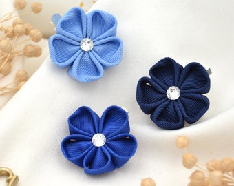 Blumen Haarclip 3er Set "Triple Blue" | Kanzashi Blüten Haarspangen im Geschenkset | Blauer Blumenhaarschmuck für Partys