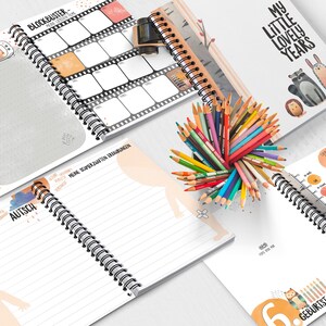 Puede incluir: Un conjunto de cuatro cuadernos de espiral coloridos con diferentes temas. Las portadas presentan ilustraciones de un televisor, una nube, un mapache y un b&uacute;ho. Los cuadernos son perfectos para llevar un registro de recuerdos, ideas y pensamientos.