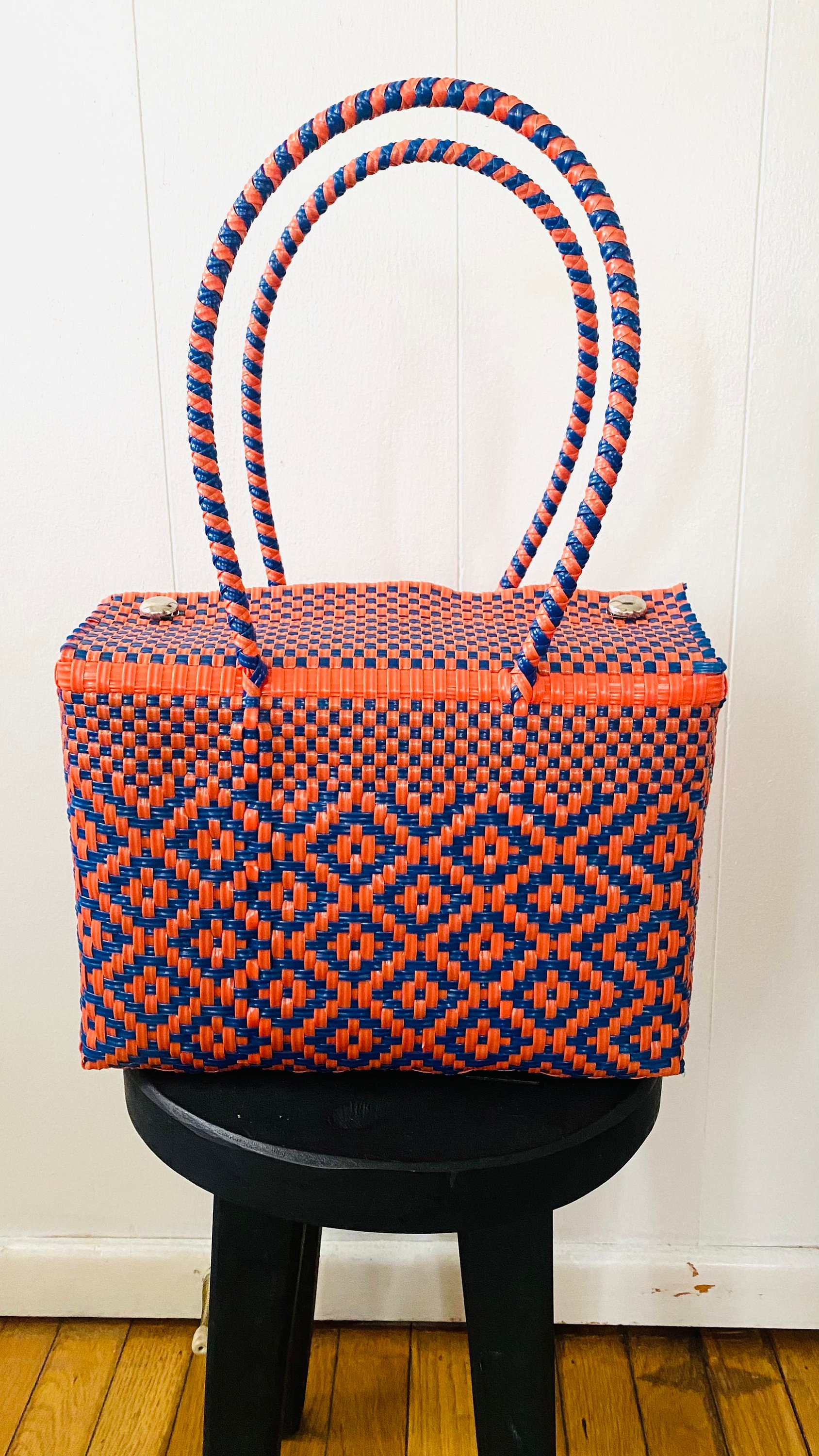Handwoven Mexican Plastic Tote Bag: Blue Orange