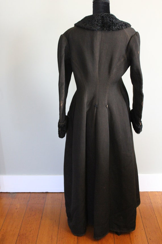 Beautiful Vintage Handmade Wool Over Coat with Fa… - image 6