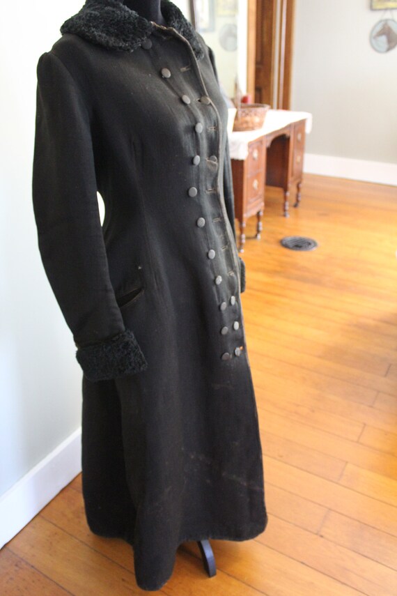 Beautiful Vintage Handmade Wool Over Coat with Fa… - image 4