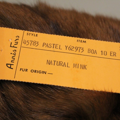 Vintage Annis Furs-Natural Mink shops Boa/Collar