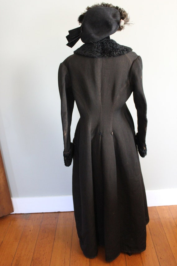 Beautiful Vintage Handmade Wool Over Coat with Fa… - image 1